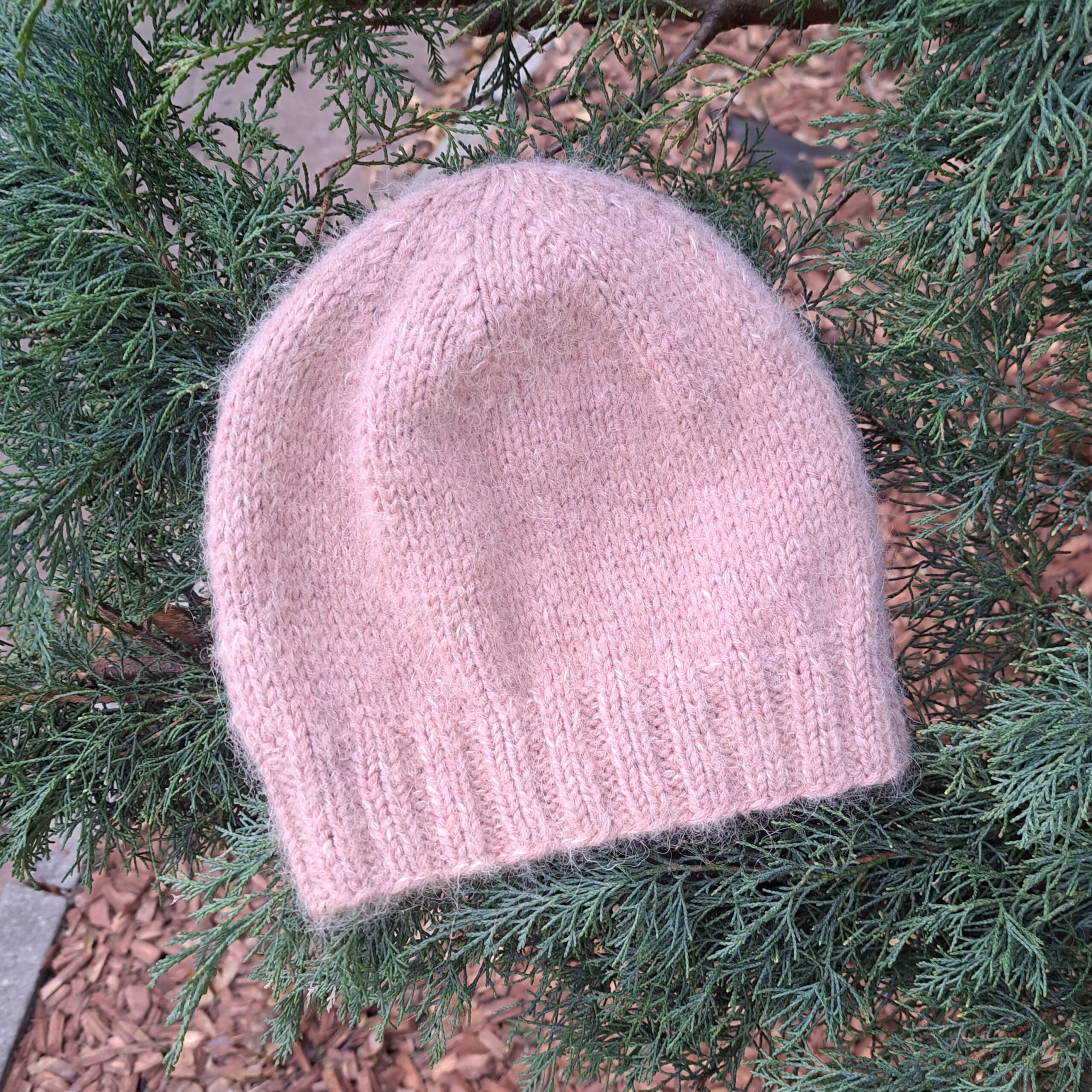 Alpaka-meriino beanie soonikuga virsikutooni