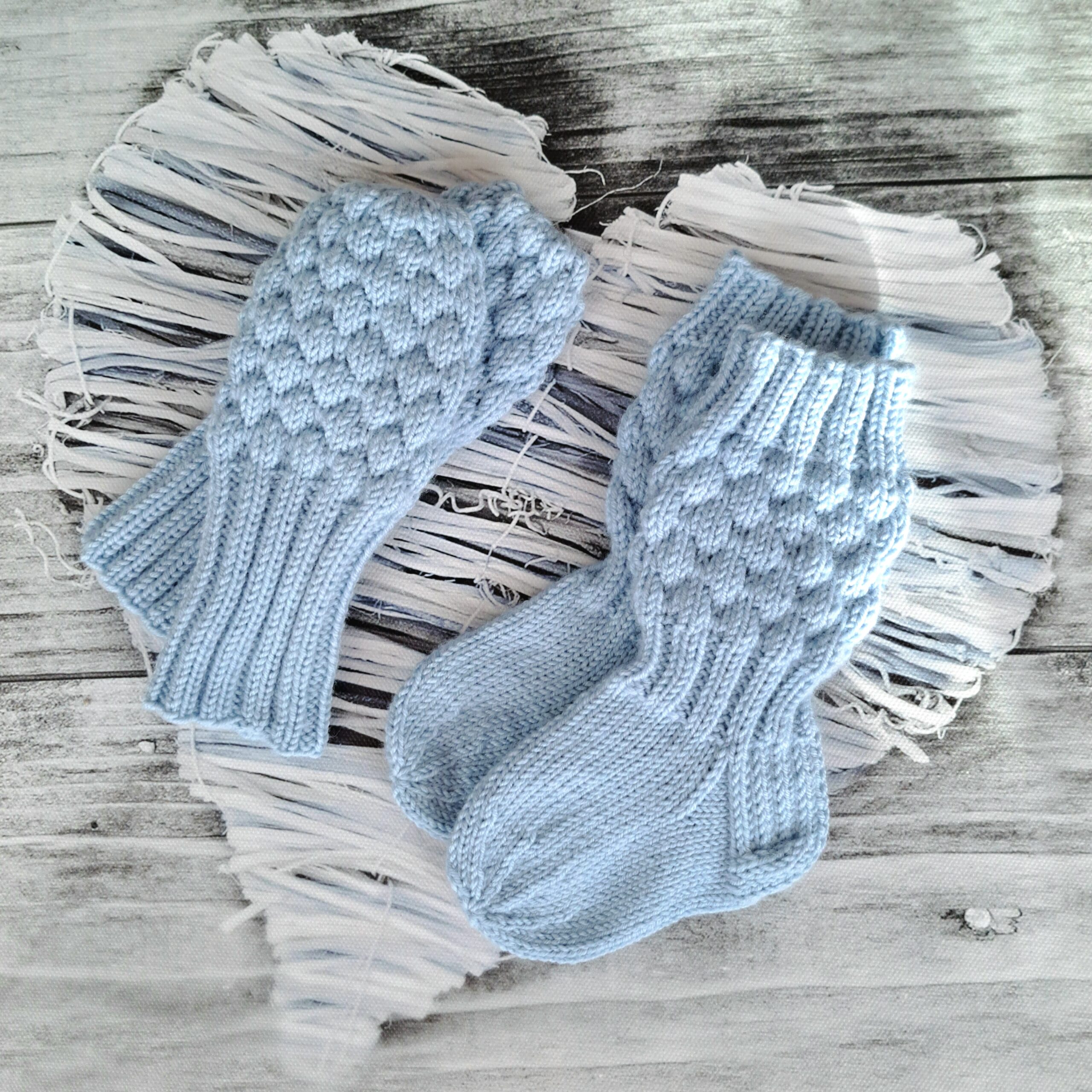 Meriinovillased beebisokid. Meriinovillased beebikindad. Beebisokid. Beebikindad. Meriinovill. Meriinovillane. Kootud beebisokid. Kootud beebikindad.