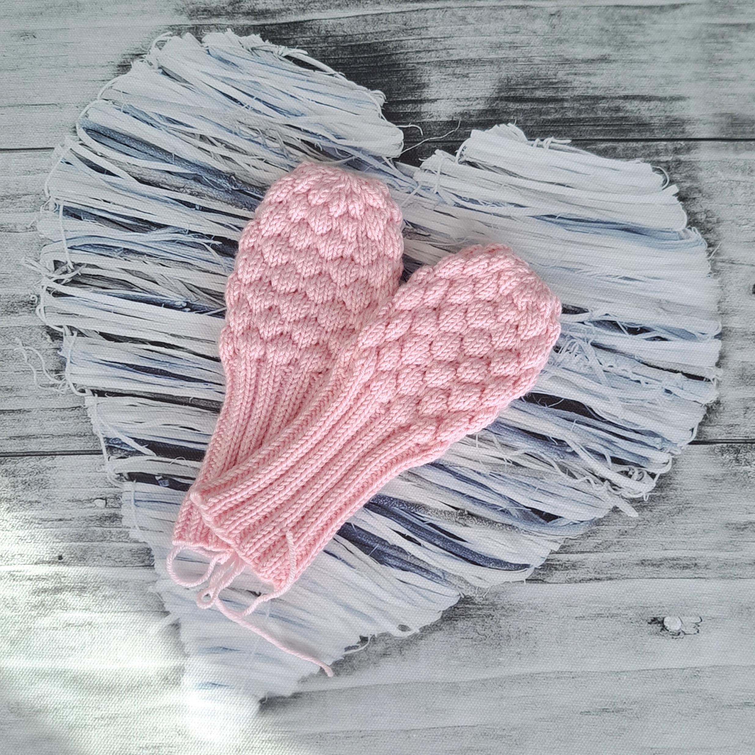 Meriinovillased beebikindad. Beebikindad. Meriinovill. Meriinovillane. Kootud beebikindad.