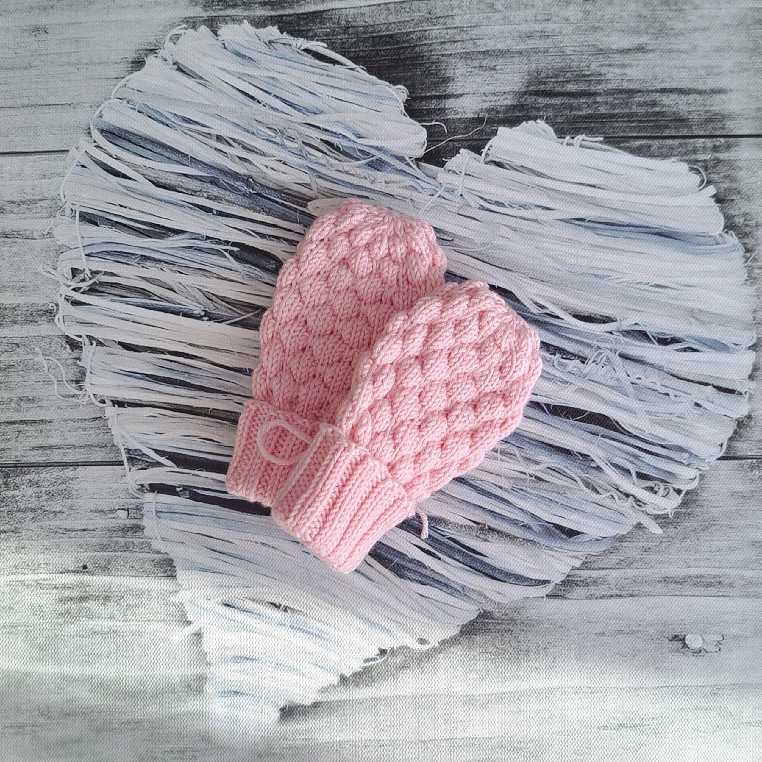 Meriinovillased beebikindad. Beebikindad. Meriinovill. Meriinovillane. Kootud beebikindad.